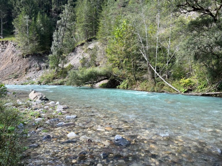 Verso valle con il fiume Anisei